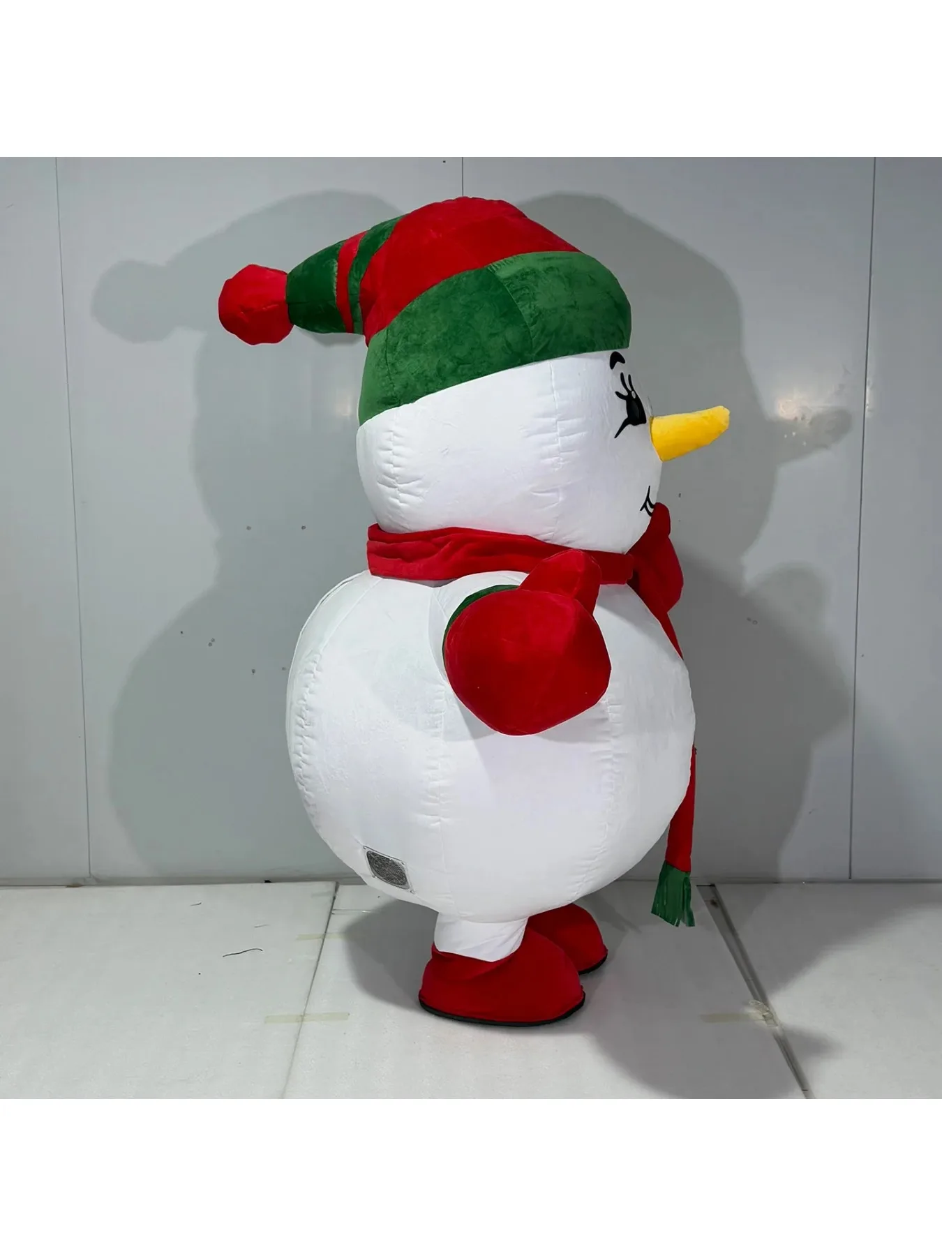 空気で膨らませるタイプの雪だるまの着ぐるみ。大人用。魅力的な - Suits のレビューと価格